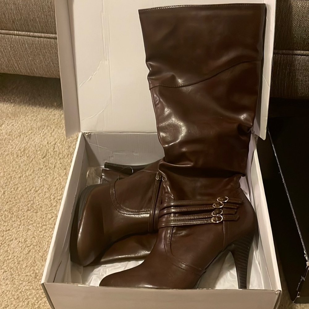 Brown Boots with heel.